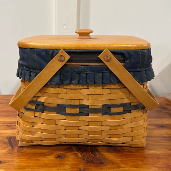 Vtg 1998 Longaberger Collectors Club Harbor Swing Double Handled Basket